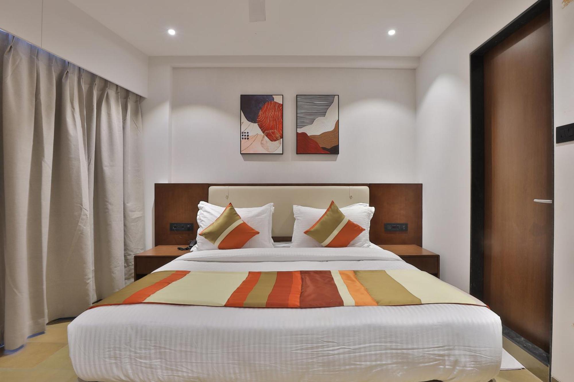 Hotel Elements Surat Exterior photo