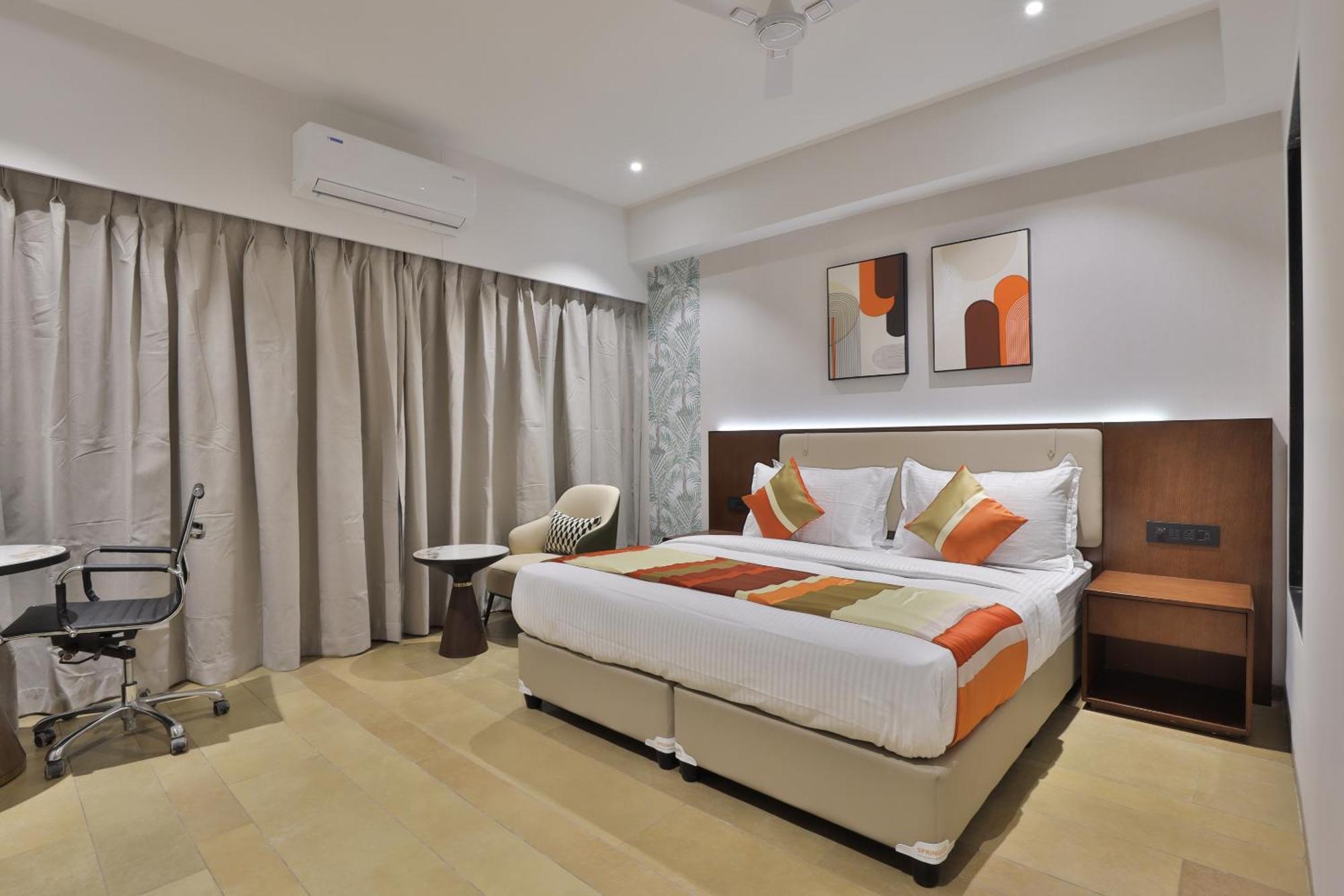 Hotel Elements Surat Exterior photo