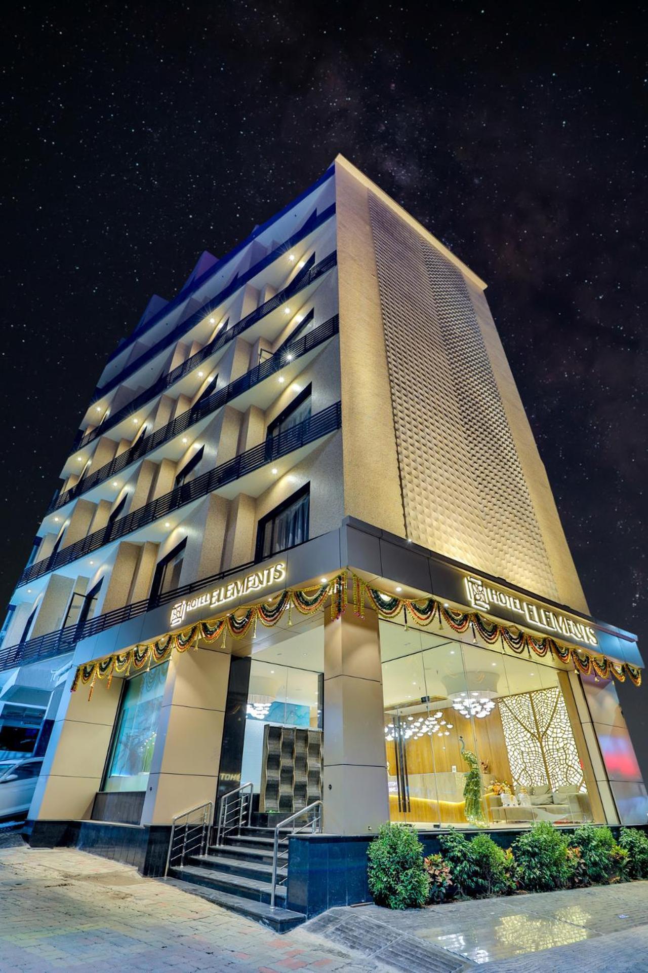 Hotel Elements Surat Exterior photo